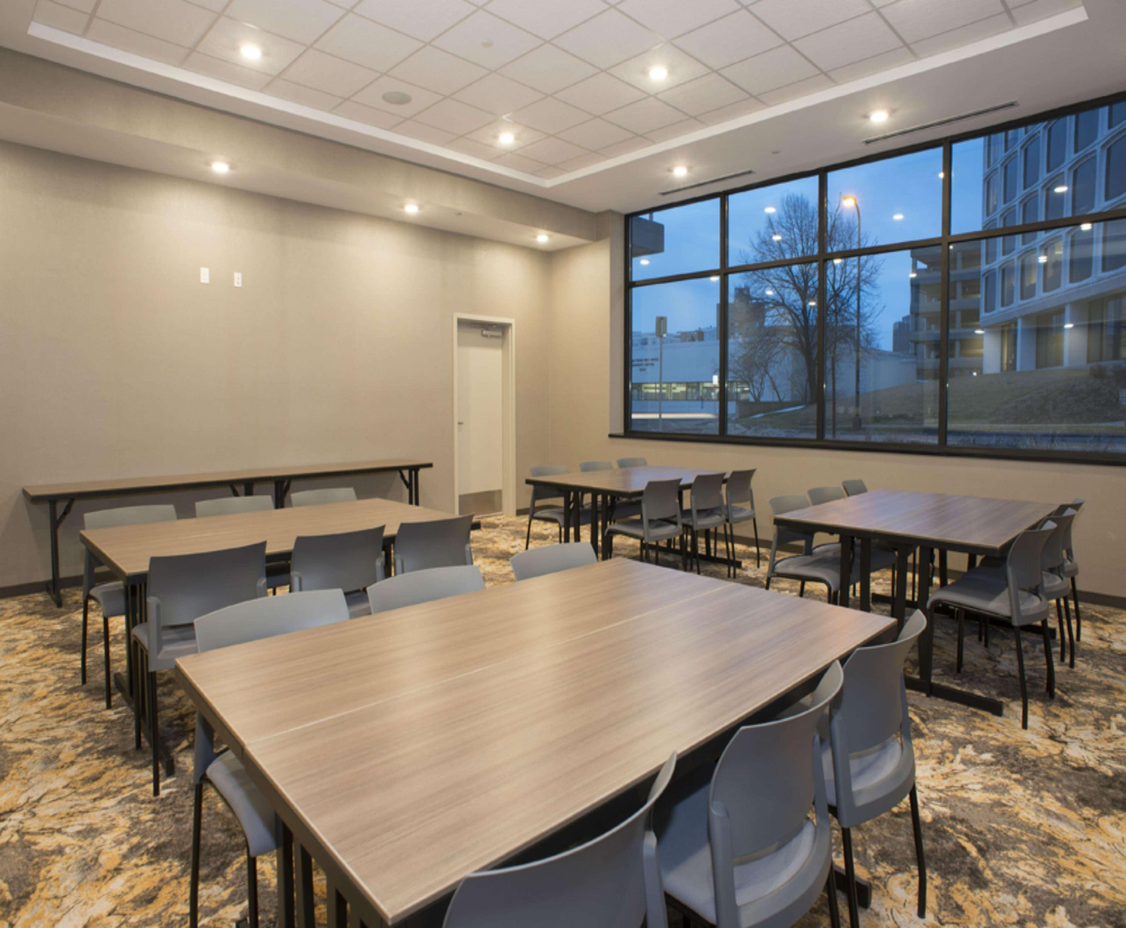 Hampton Inn And Suites Minneapolis University Area, Mn Екстер'єр фото