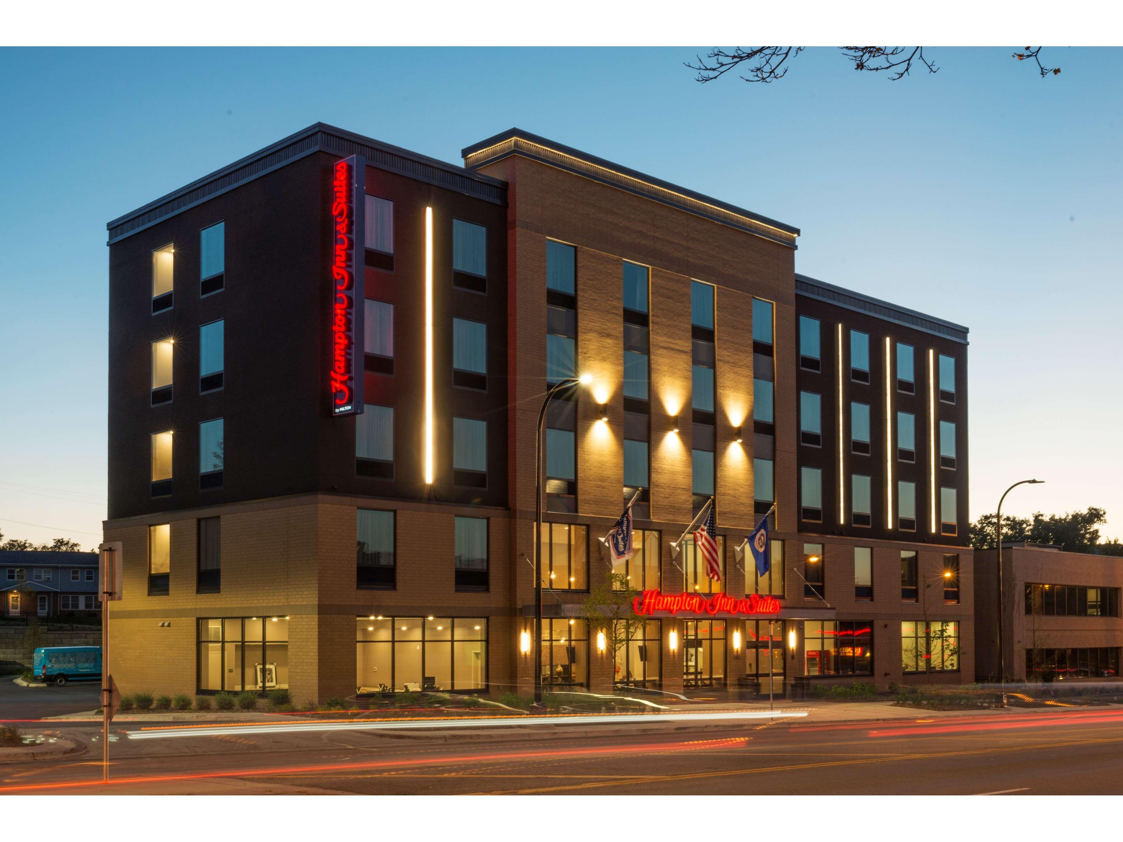 Hampton Inn And Suites Minneapolis University Area, Mn Екстер'єр фото